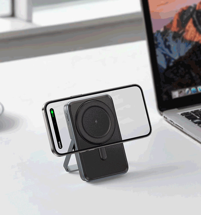 Wireless-charging Power Bank With Built-in Cable And Magnetic Attachment For Phones